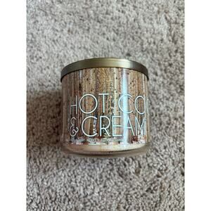 Bath and Body Works Hot Cocoa and Cream Candle